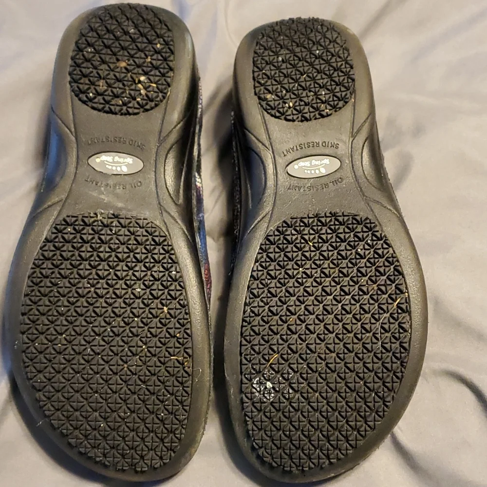 Spring Step Clogs - Picture 4 of 6